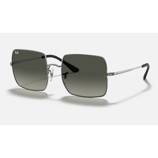 Square 1971 @collection
Lenses: Grey Gradient  +  Frame: Gunmetal