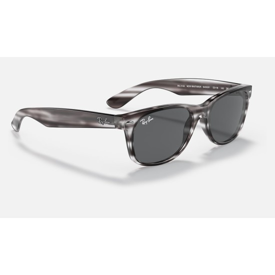 NEW WAYFARER COLOR MIX
Lenses: Dark Grey Classic  +  Frame: Striped Grey