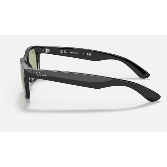 NEW WAYFARER WASHED LENSES
Lenses: Green Mirror  +  Frame: Shiny Black