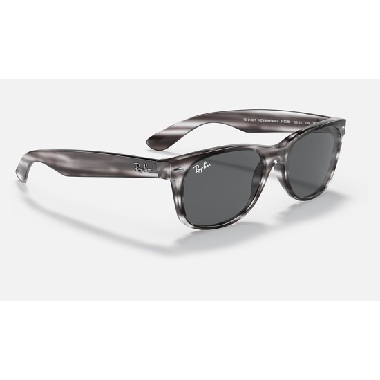 NEW WAYFARER COLOR MIX
Lenses: Dark Grey Classic  +  Frame: Striped Grey