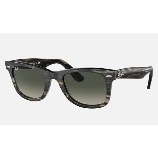 ORIGINAL WAYFARER BIO-ACETATE
Lenses: Grey Gradient  +  Frame: Striped Grey