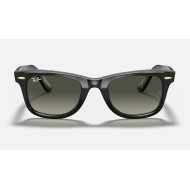 ORIGINAL WAYFARER @Collection
Lenses: Grey Gradient  +  Frame: Black