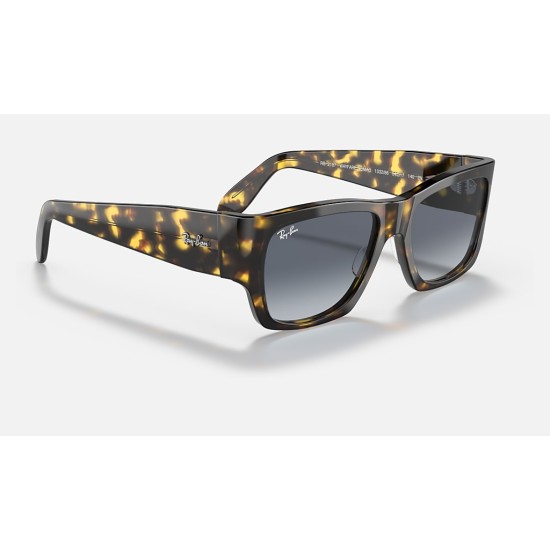 NOMAD FLECK
Lenses: Blue Gradient  +  Frame: Yellow Havana