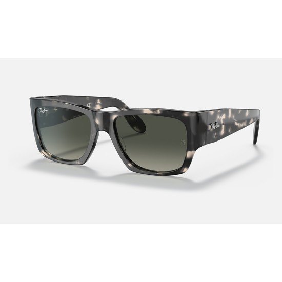 NOMAD FLECK
Lenses: Grey Gradient  +  Frame: Grey Havana