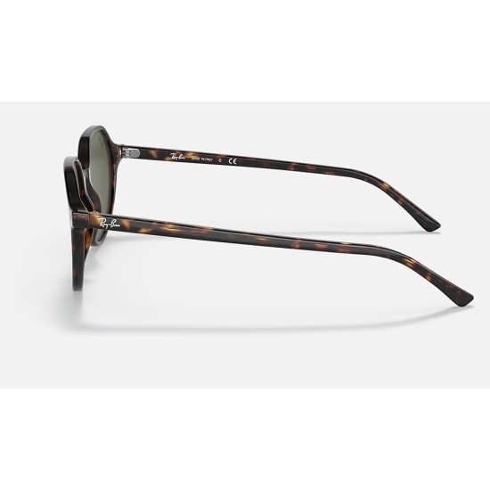 Thalia
Lenses: Green Classic G-15  +  Frame: Tortoise