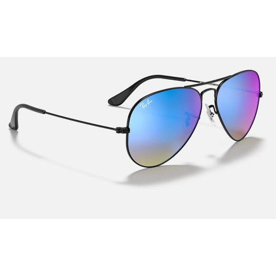AVIATOR FLASH LENSES GRADIENT
Lenses: Blue Mirror  +  Frame: Black