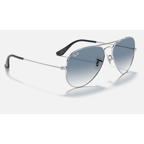 AVIATOR GRADIENT
Lenses: Light Blue Gradient  +  Frame: Silver