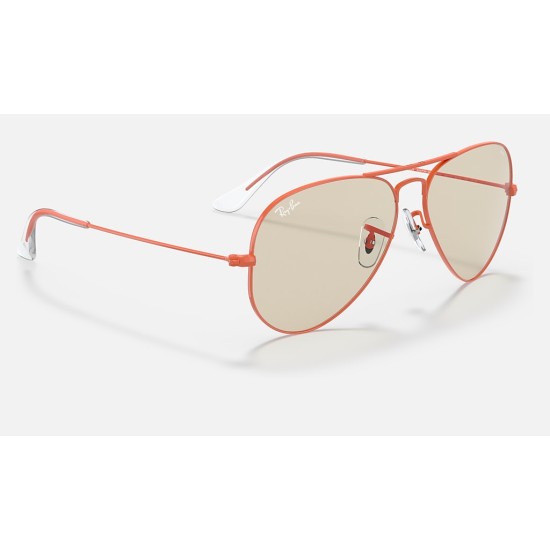 AVIATOR SOLID EVOLVE
Lenses: Light Brown Photochromic Classic  +  Frame: Red