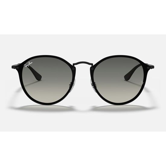 BLAZE ROUND
Lenses: Grey Gradient  +  Frame: Black