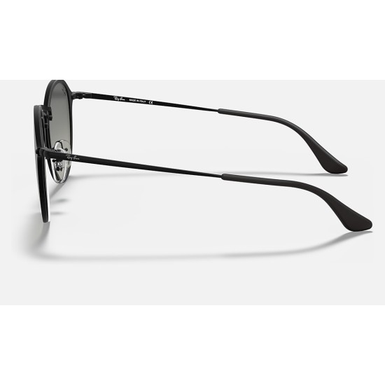 BLAZE ROUND
Lenses: Grey Gradient  +  Frame: Black