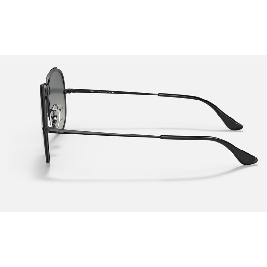 BLAZE AVIATOR
Lenses: Grey Gradient  +  Frame: Black