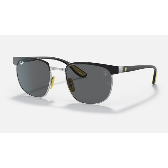 Scuderia Ferrari LTD | Customized by Carlos Sainz
Lenses: Grey Classic  +  Frame: Black On Silver