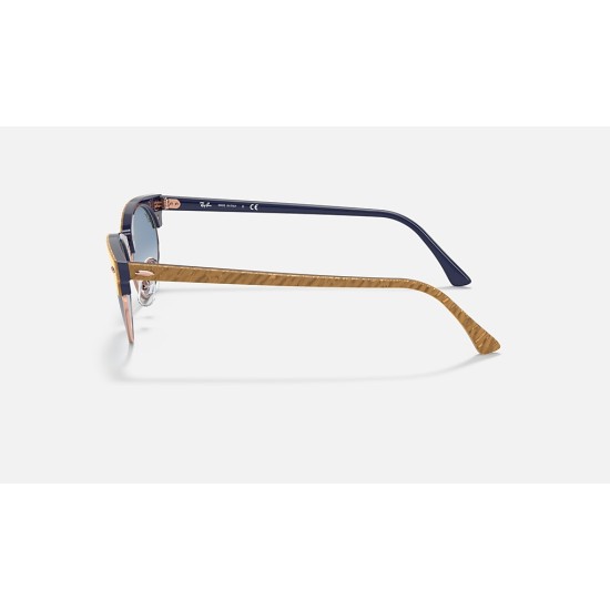 CLUBMASTER OVAL
Lenses: Light Blue Gradient  +  Frame: Wrinkled Beige