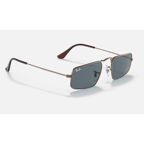 Julie
Lenses: Blue Classic  +  Frame: Bronze-Copper