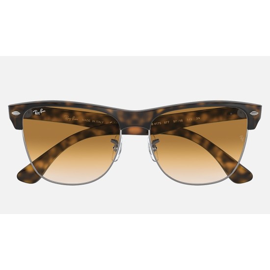 CLUBMASTER OVERSIZED
Lenses: Light Brown Gradient  +  Frame: Tortoise