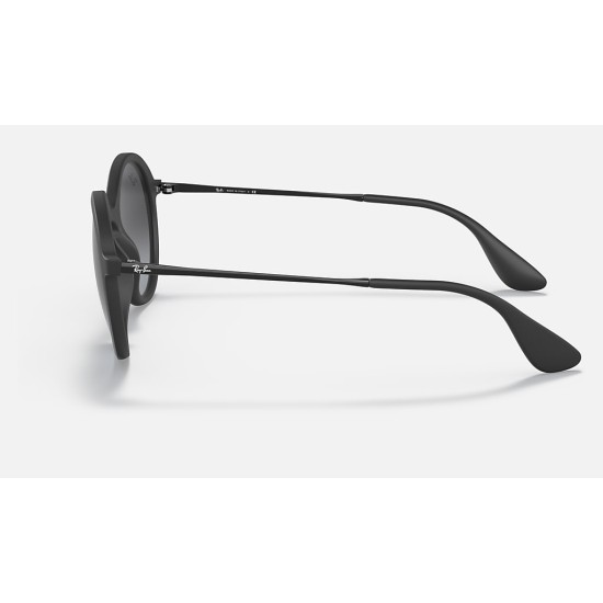RB4222
Lenses: Grey Gradient  +  Frame: Black