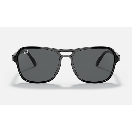 State Side
Lenses: Dark Grey Classic  +  Frame: Black
