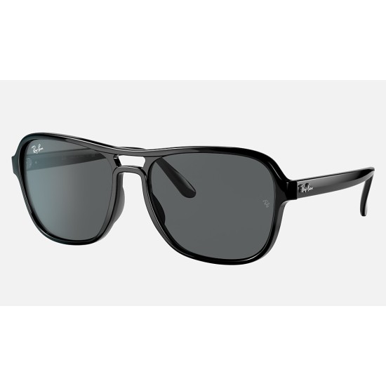 State Side
Lenses: Dark Grey Classic  +  Frame: Black