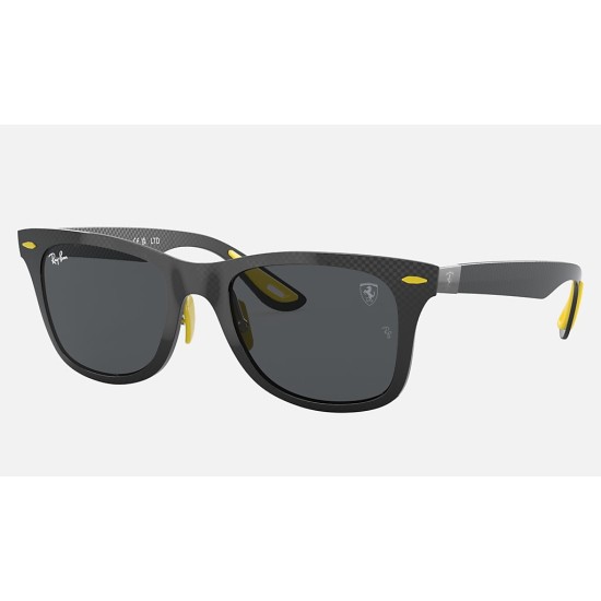 Wayfarer Carbon Fiber | Ferrari 75th Anniversary EditionLenses: Dark Grey Classic  +  Frame: Black
