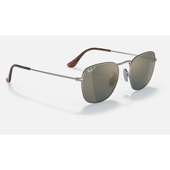 FRANK TITANIUM
Lenses: Polarized Blue Mirror  +  Frame: Gunmetal