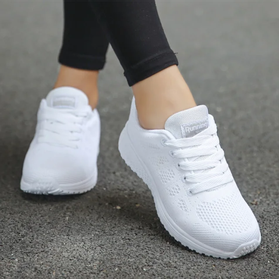 Lightweight Casual Sport Sneaker WHITE